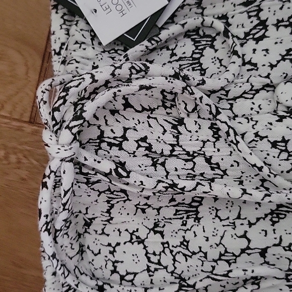 NWT Volcom Bae Bae Doll Black and White Floral Tie Top Tube Top XS - Picture 5 of 5
